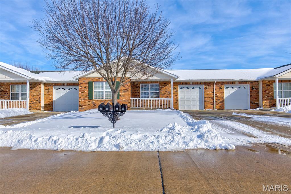 Homes for sale in Bethalto, IL | 53 Parkside Dr, Bethalto, IL 62010 | MLS# MIS26004858