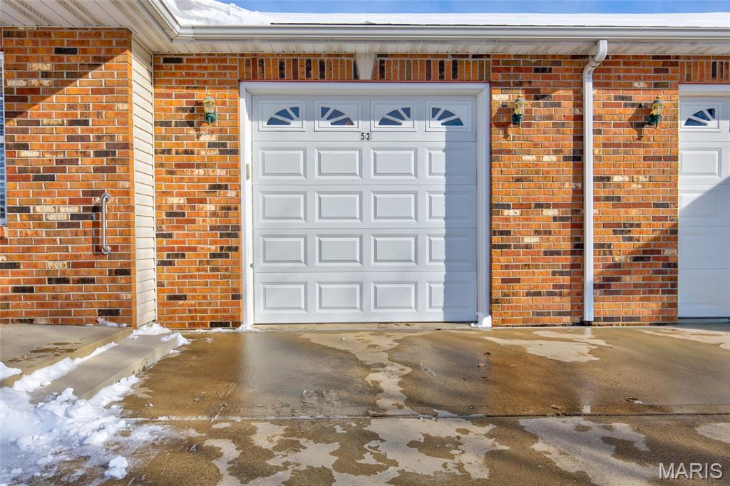 Homes for sale in Bethalto, IL | 53 Parkside Dr, Bethalto, IL 62010 | MLS# MIS26004858