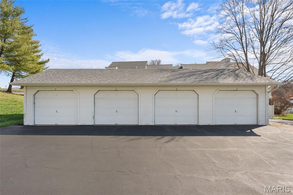 Homes for sale in Washington, MO | 288 Carriage Ct, Washington, MO 63090 | MLS# MIS26004962