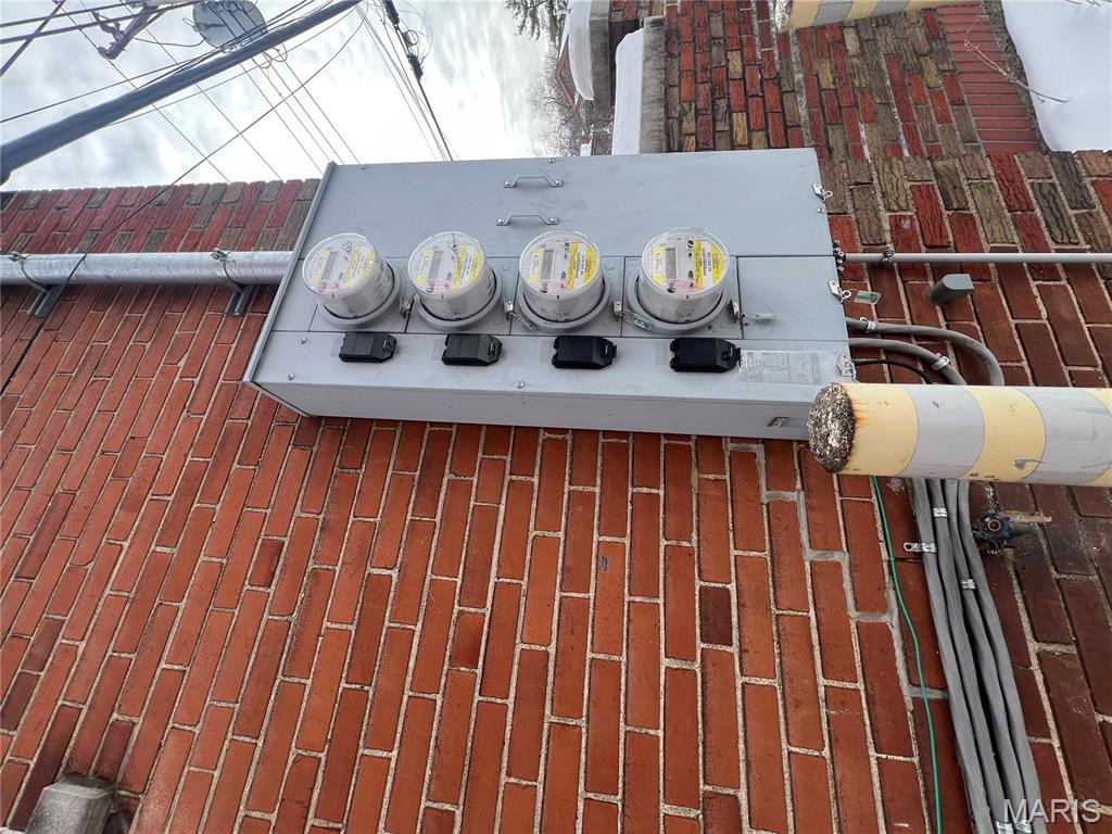 Homes for sale in Richmond Heights, MO | 1712 Yale Ave #A, Richmond Heights, MO 63117 | MLS# MIS26004970