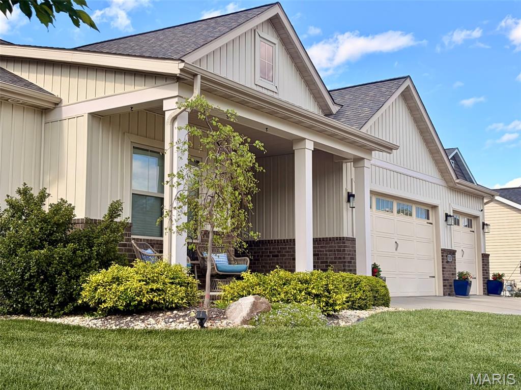Homes for sale in Glen Carbon, IL | 7117 Augusta Dr, Glen Carbon, IL 62034 | MLS# MIS26005018