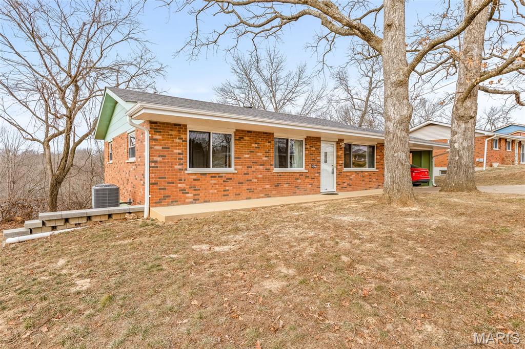 Homes for sale in High Ridge, MO | 2917 Raw Wind Dr, High Ridge, MO 63049 | MLS# MIS26005081