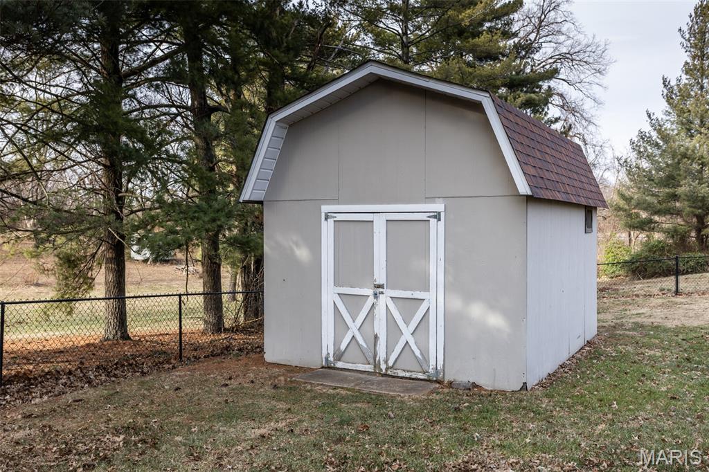 Homes for sale in Glen Carbon, IL | 809 Glen Crossing Rd, Glen Carbon, IL 62034 | MLS# MIS26005092