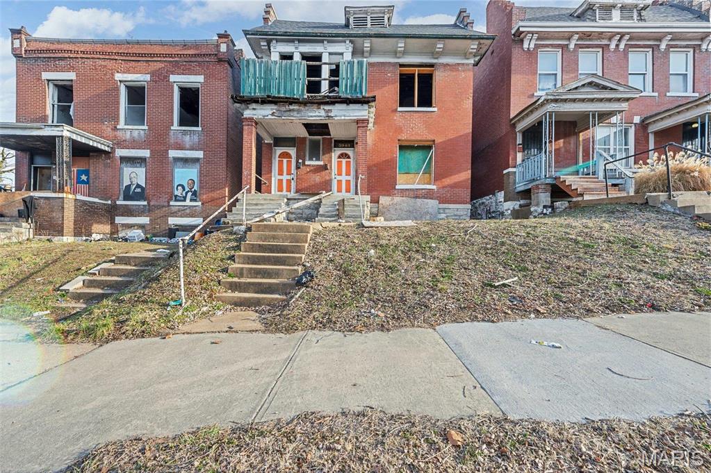 Homes for sale in St Louis, MO | 5943 Page Blvd, St Louis, MO 63112 | MLS# MIS26005215