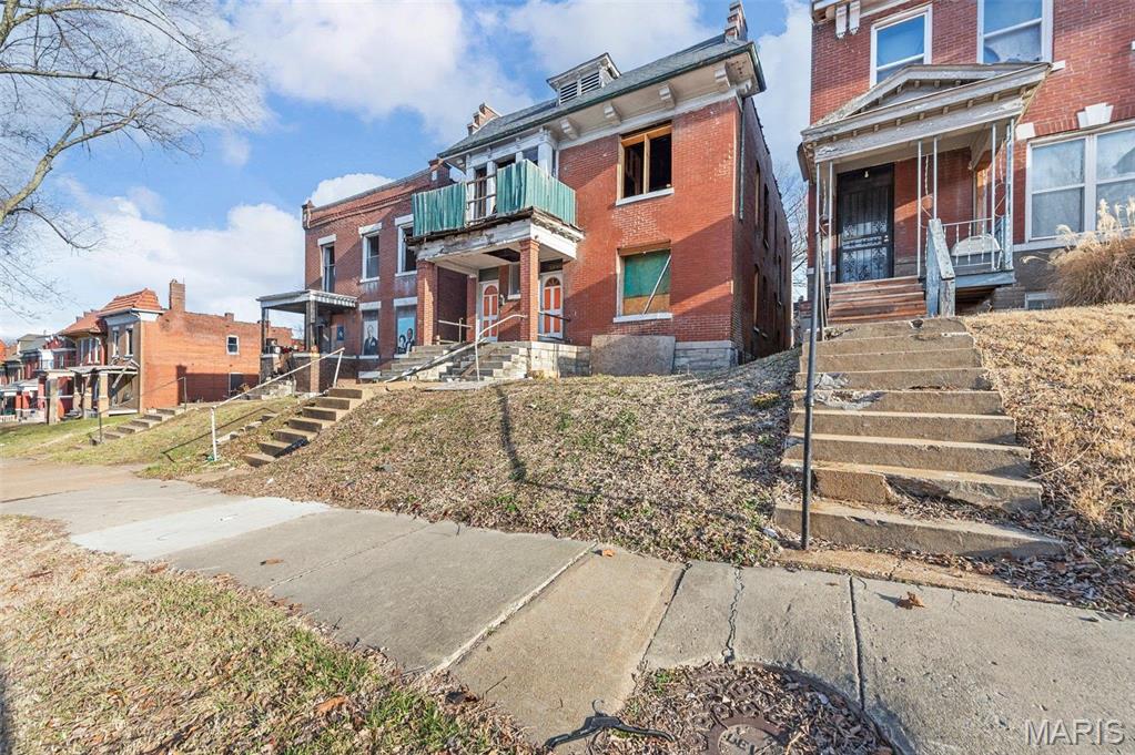 Homes for sale in St Louis, MO | 5943 Page Blvd, St Louis, MO 63112 | MLS# MIS26005215