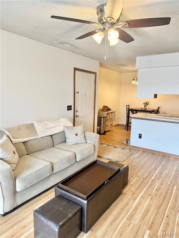 Homes for sale in St Peters, MO | 1625 Summergate Pkwy #G, St Peters, MO 63303 | MLS# MIS26005270