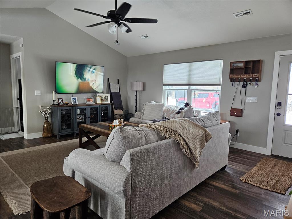 Homes for sale in Waynesville, MO | 160 Mesa Dr, Waynesville, MO 65583 | MLS# MIS26005293