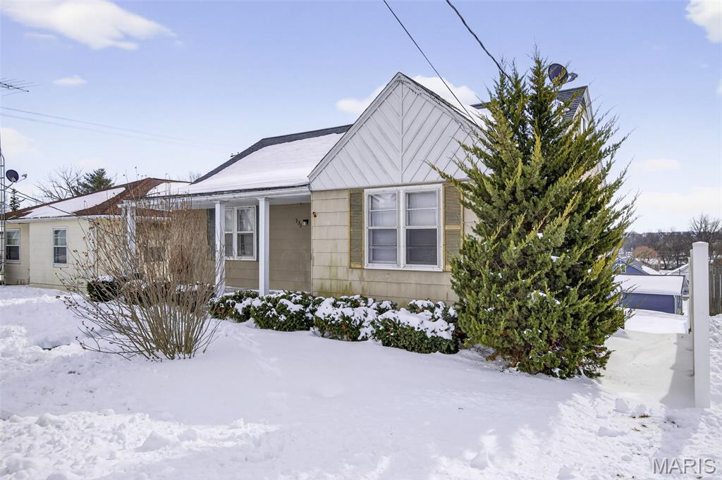 Homes for sale in Ste Genevieve, MO | 930 Ridgeway St, Ste Genevieve, MO 63670 | MLS# MIS26005348