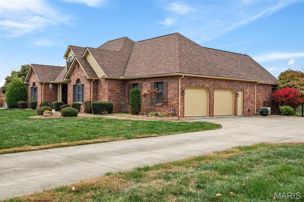 Homes for sale in Millstadt, IL | 5755 Briars Lndg, Millstadt, IL 62260 | MLS# MIS26005365