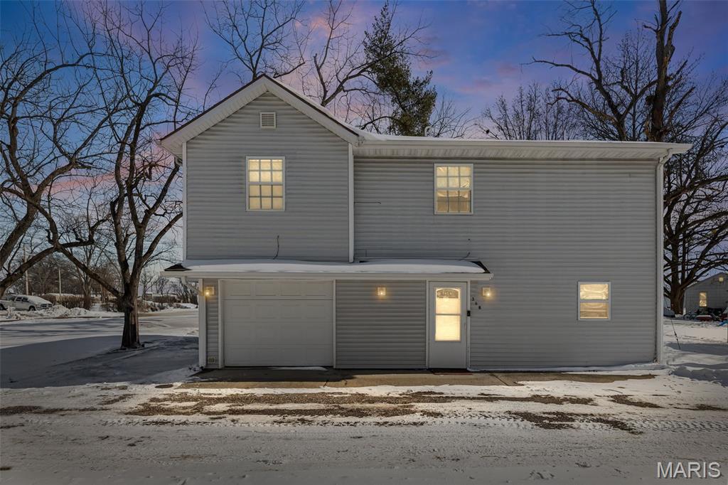 Homes for sale in Mascoutah, IL | 318 E Phillips St, Mascoutah, IL 62258 | MLS# MIS26005427