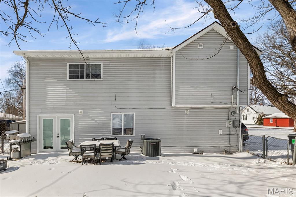 Homes for sale in Mascoutah, IL | 318 E Phillips St, Mascoutah, IL 62258 | MLS# MIS26005427