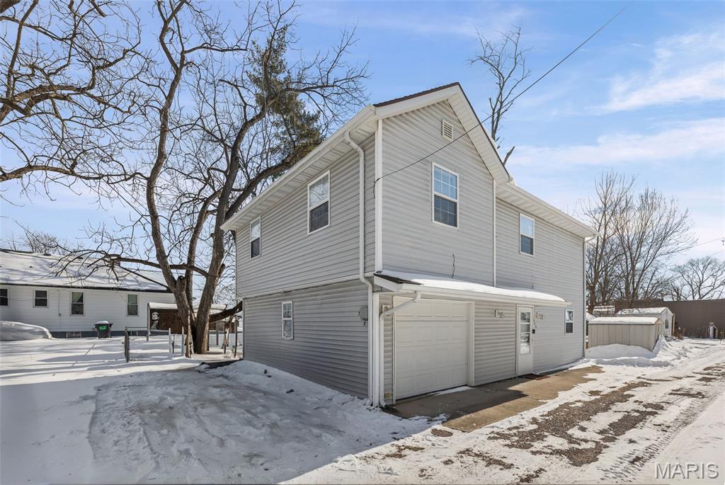 Homes for sale in Mascoutah, IL | 318 E Phillips St, Mascoutah, IL 62258 | MLS# MIS26005427