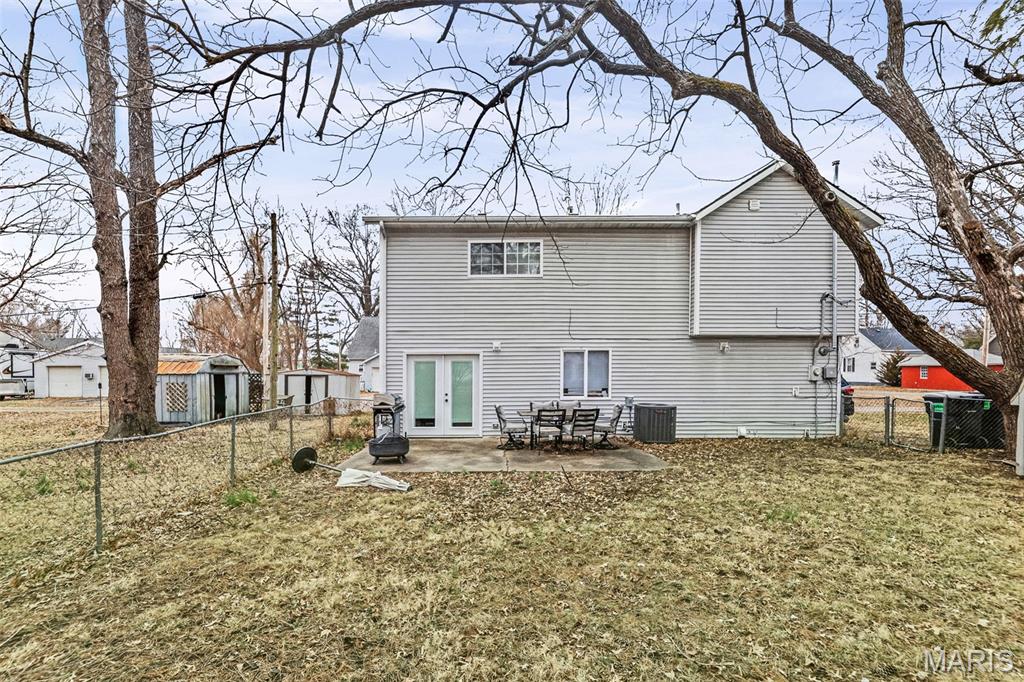 Homes for sale in Mascoutah, IL | 318 E Phillips St, Mascoutah, IL 62258 | MLS# MIS26005427