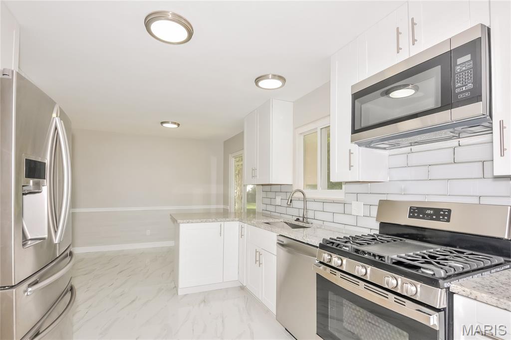 Homes for sale in Fenton, MO | 998 Tree Trails Ln, Fenton, MO 63026 | MLS# MIS26005433