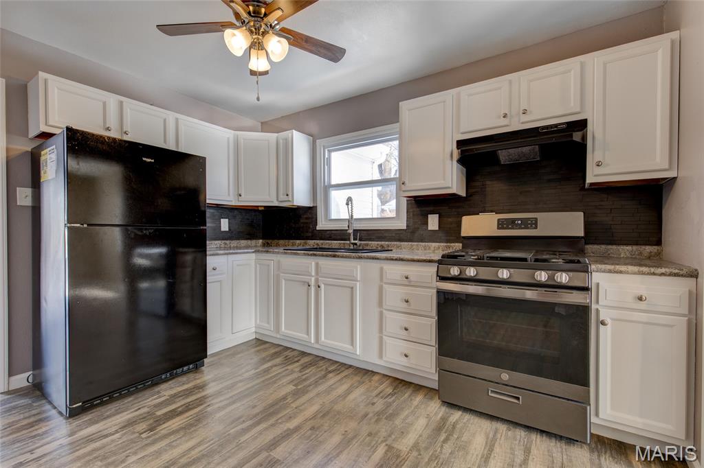 Homes for sale in Wood River, IL | 1351 Brushey Grove Ave, Wood River, IL 62095 | MLS# MIS26005536