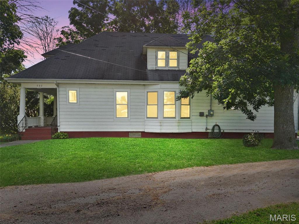 Homes for sale in Montgomery City, MO | 302 E Walsh St, Montgomery City, MO 63361 | MLS# MIS26005548