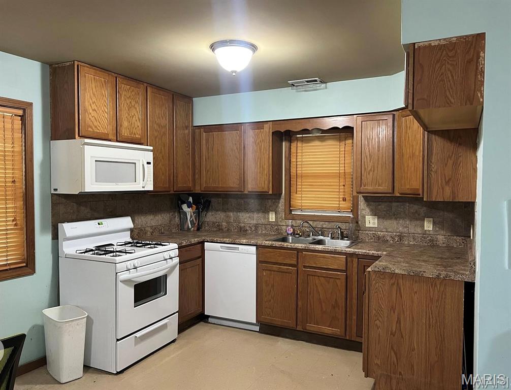 Homes for sale in Bourbon, MO | 197 Old Springfield Rd, Bourbon, MO 65441 | MLS# MIS26005669