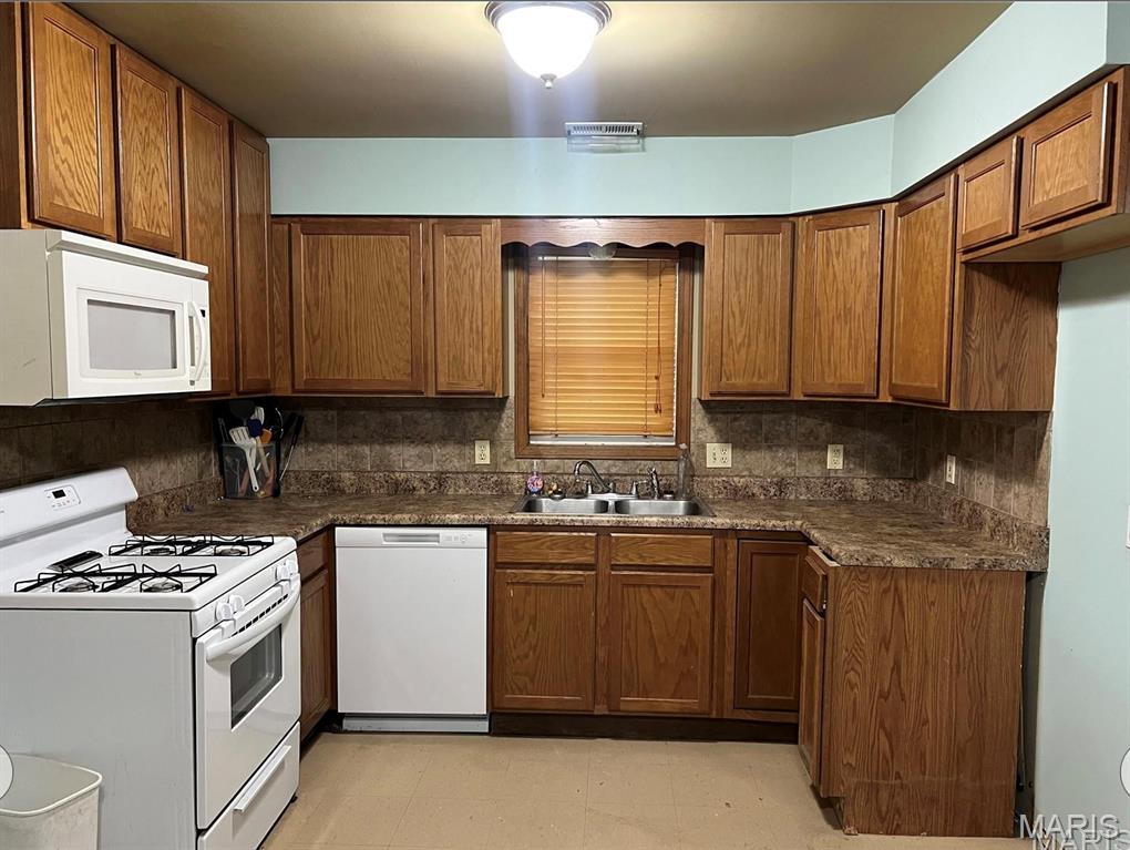 Homes for sale in Bourbon, MO | 197 Old Springfield Rd, Bourbon, MO 65441 | MLS# MIS26005669