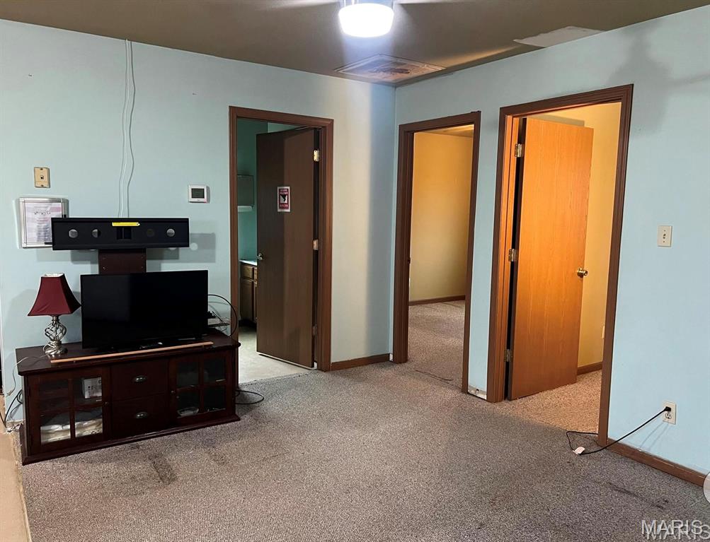 Homes for sale in Bourbon, MO | 197 Old Springfield Rd, Bourbon, MO 65441 | MLS# MIS26005669