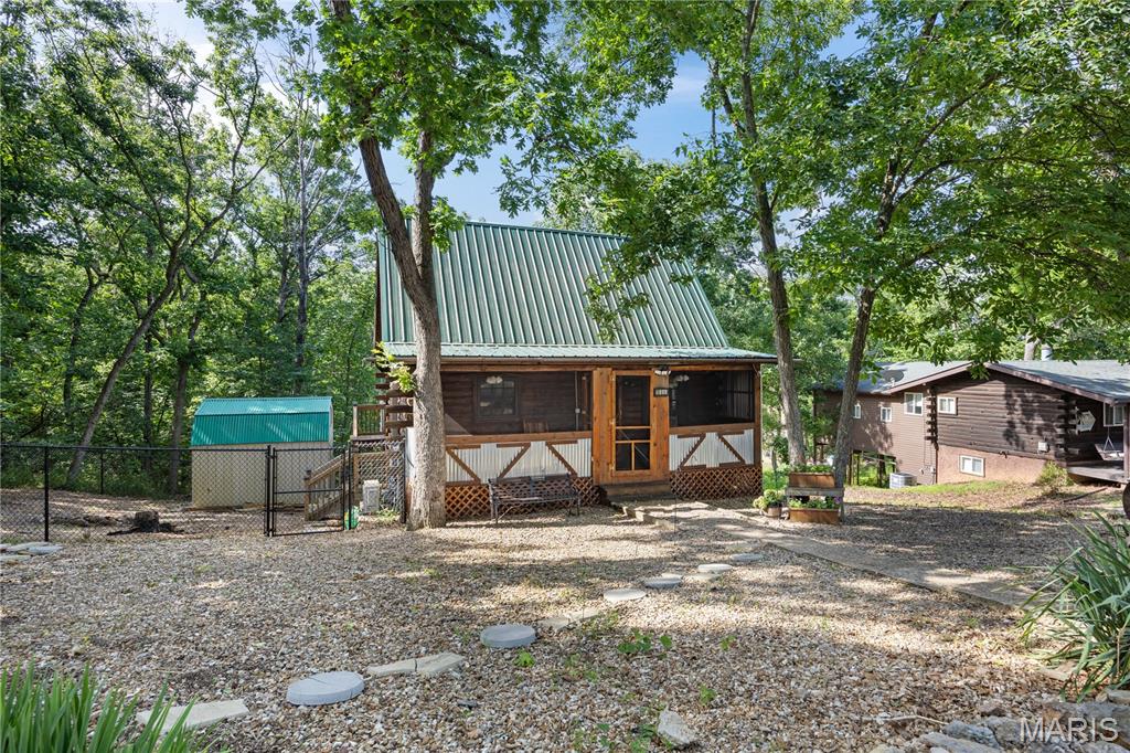Homes for sale in Lake Ozark, MO | 1886 Bittersweet Rd, Lake Ozark, MO 65049 | MLS# MIS26005977