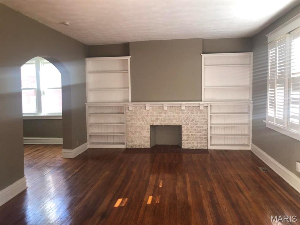 Homes for sale in St Louis, MO | 1018 E Linden Ave, St Louis, MO 63117 | MLS# MIS26006100