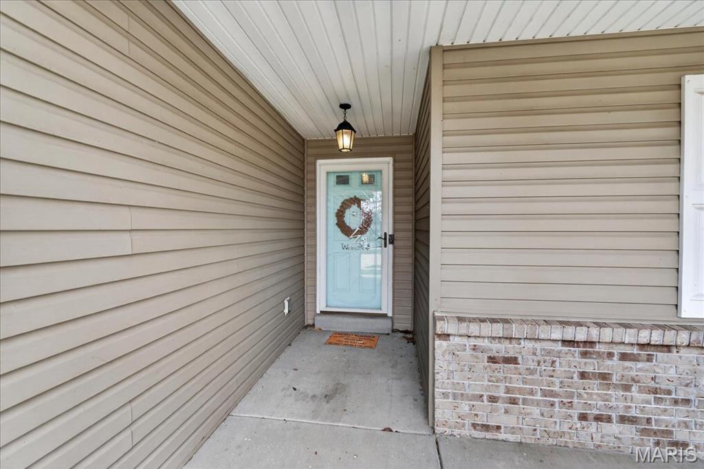 Homes for sale in High Ridge, MO | 2613 Ruddy Ridge Dr, High Ridge, MO 63049 | MLS# MIS26006432