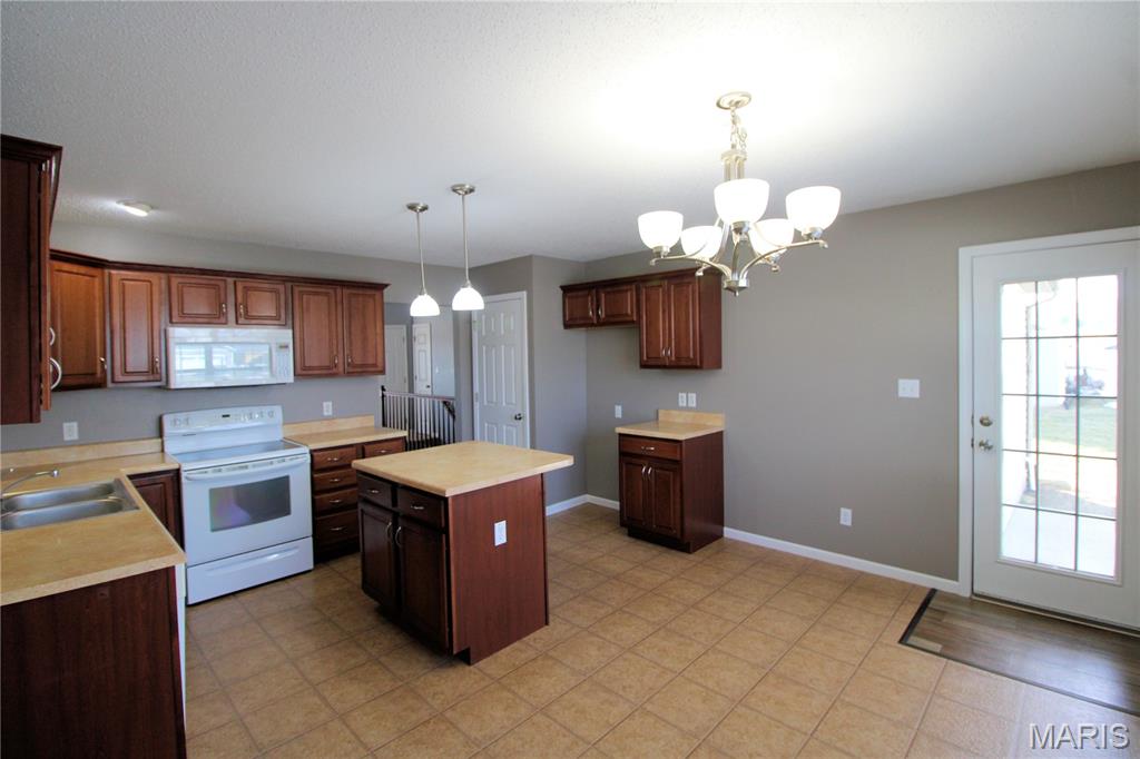 Homes for sale in Highland, IL | 55 Bridgewater Ln #A, Highland, IL 62249 | MLS# MIS26006835