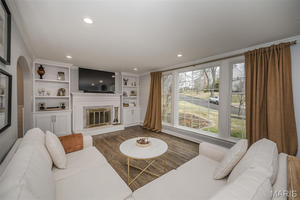 Homes for sale in Glendale, MO | 815 Brookside Dr, Glendale, MO 63122 | MLS# MIS26008437