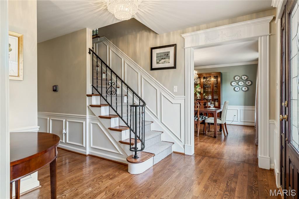 Homes for sale in Town And Country, MO | 1121 Westmoor Pl, Town And Country, MO 63131 | MLS# MIS26009812