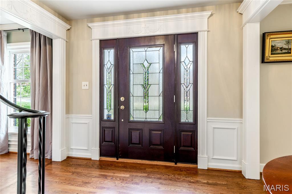 Homes for sale in Town And Country, MO | 1121 Westmoor Pl, Town And Country, MO 63131 | MLS# MIS26009812