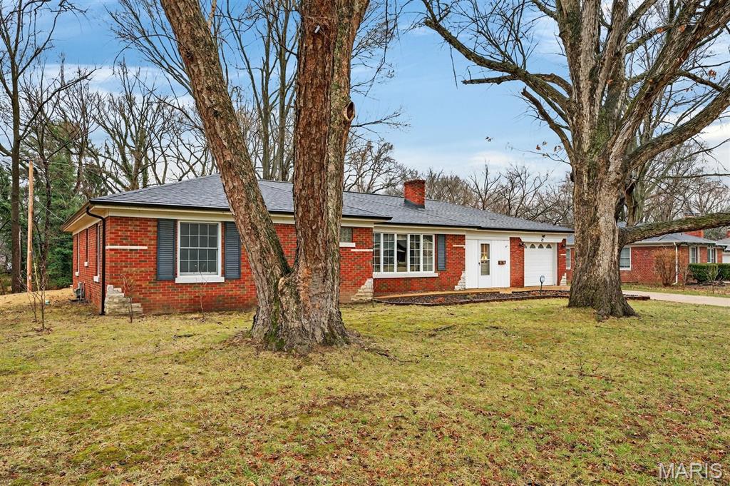 Homes for sale in Swansea, IL | 13 Meta Dr, Swansea, IL 62226 | MLS# MIS26009848