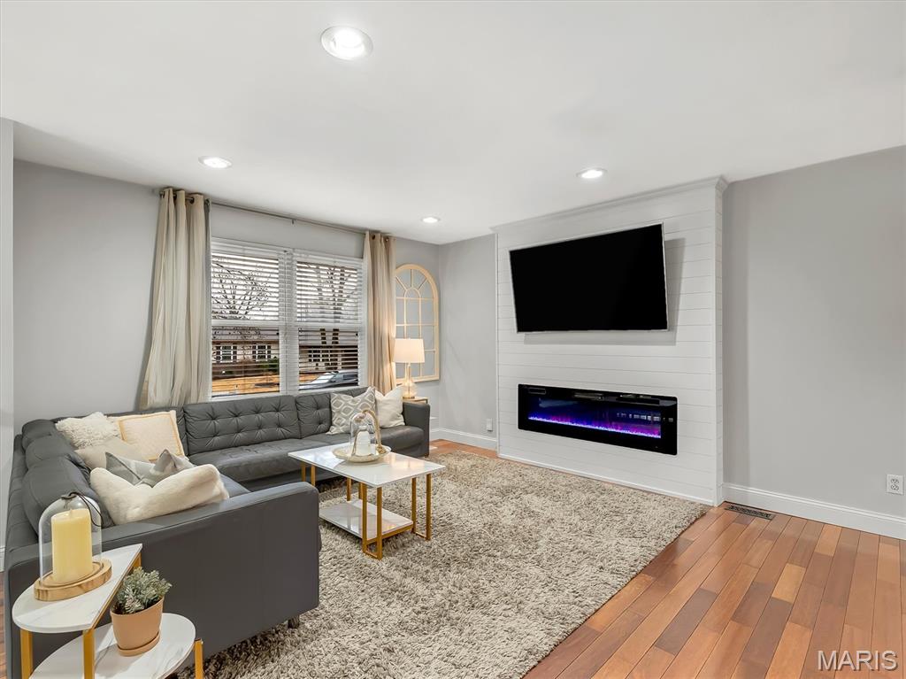 Homes for sale in Fenton, MO | 1360 Premio Dr, Fenton, MO 63026 | MLS# MIS26010727