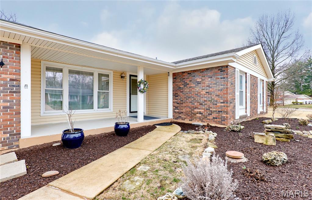 Homes for sale in Manchester, MO | 724 Le Manns Dr, Manchester, MO 63021 | MLS# MIS26011174