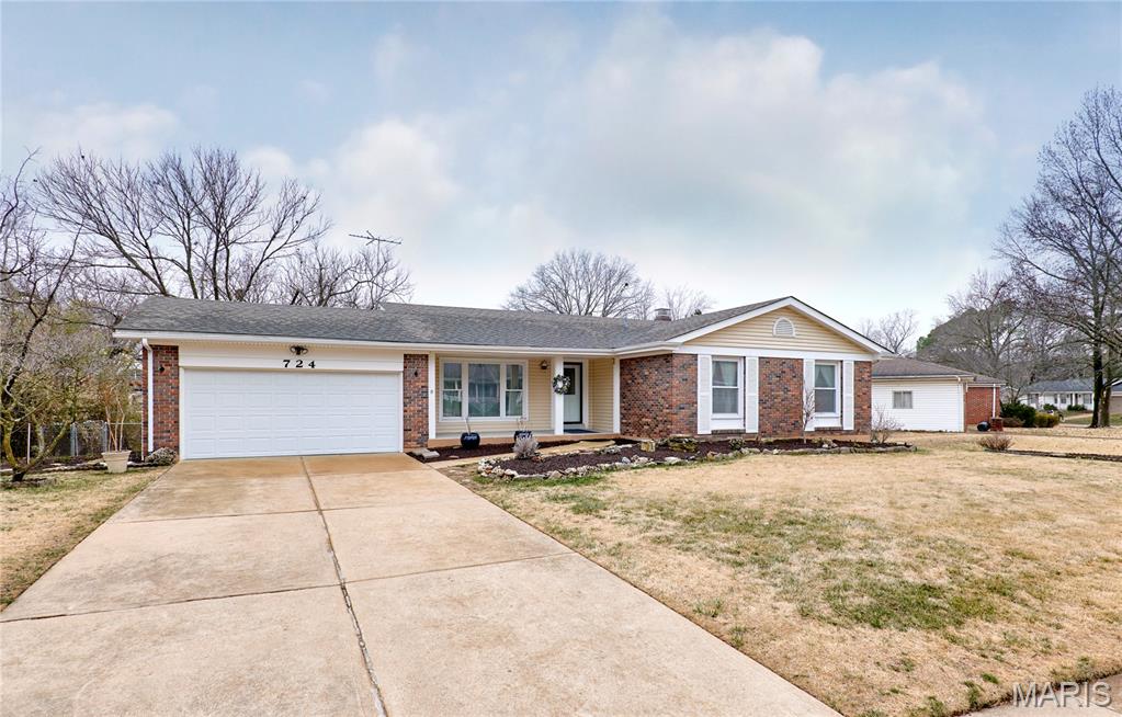 Homes for sale in Manchester, MO | 724 Le Manns Dr, Manchester, MO 63021 | MLS# MIS26011174