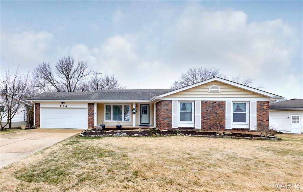 Homes for sale in Manchester, MO | 724 Le Manns Dr, Manchester, MO 63021 | MLS# MIS26011174