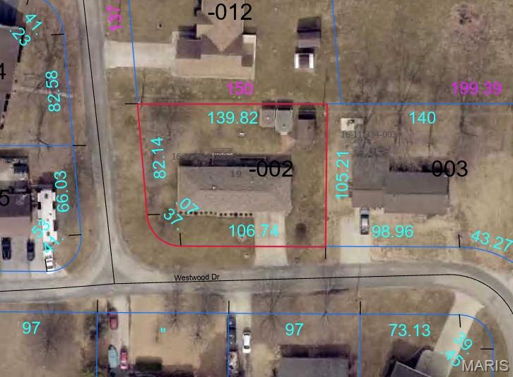 Homes for sale in Hillsboro, IL | 19 Westwood Dr, Hillsboro, IL 62049 | MLS# MIS26011304