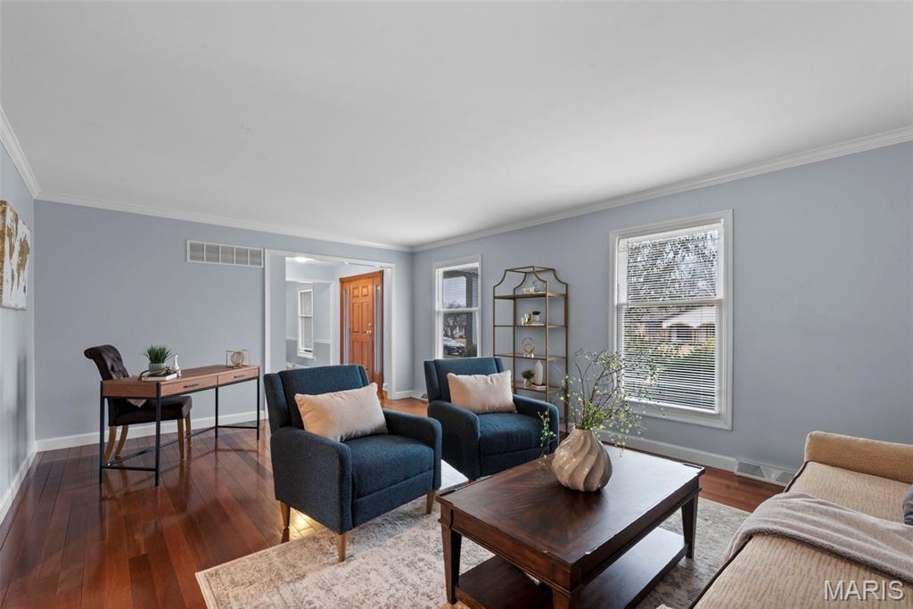 Homes for sale in Creve Coeur, MO | 442 Royalwood Dr, Creve Coeur, MO 63141 | MLS# MIS26011413