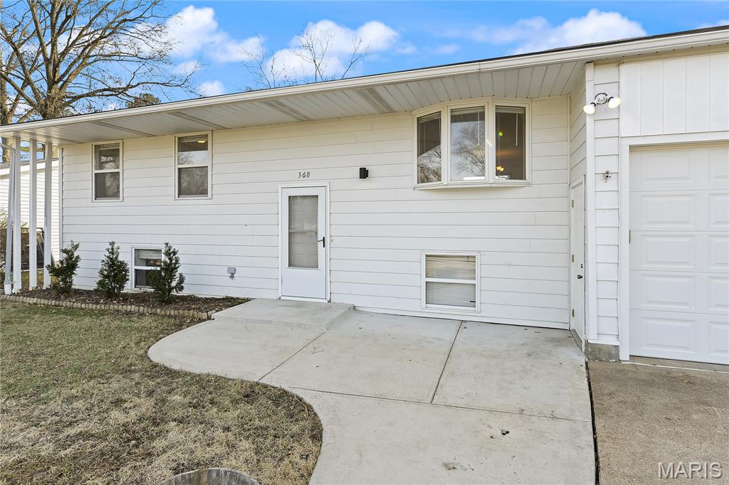 Homes for sale in Fenton, MO | 360 Imperial Ln, Fenton, MO 63026 | MLS# MIS26011517