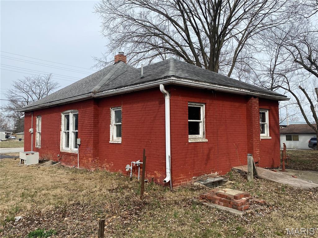 Homes for sale in Hillsboro, IL | 1312 School St, Hillsboro, IL 62049 | MLS# MIS26011525