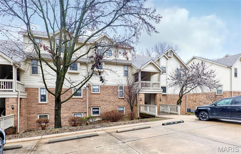 Homes for sale in Maryland Heights, MO | 12944 Bryce Canyon Dr #B, Maryland Heights, MO 63043 | MLS# MIS26011536