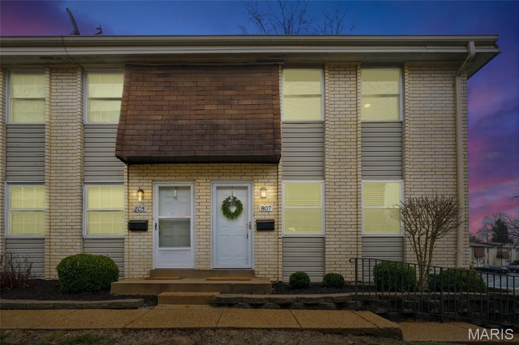 Homes for sale in Ballwin, MO | 807 Portsdown Rd, Ballwin, MO 63011 | MLS# MIS26011643