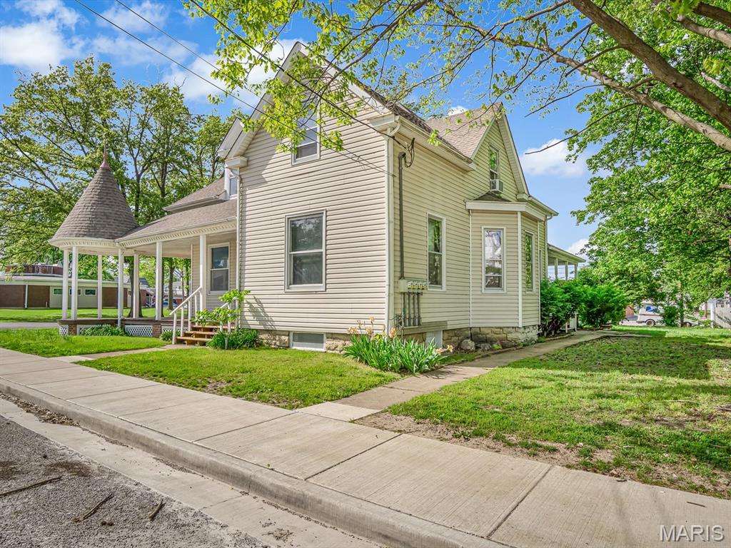 Homes for sale in Millstadt, IL | 23 W Laurel St, Millstadt, IL 62260 | MLS# MIS26011659