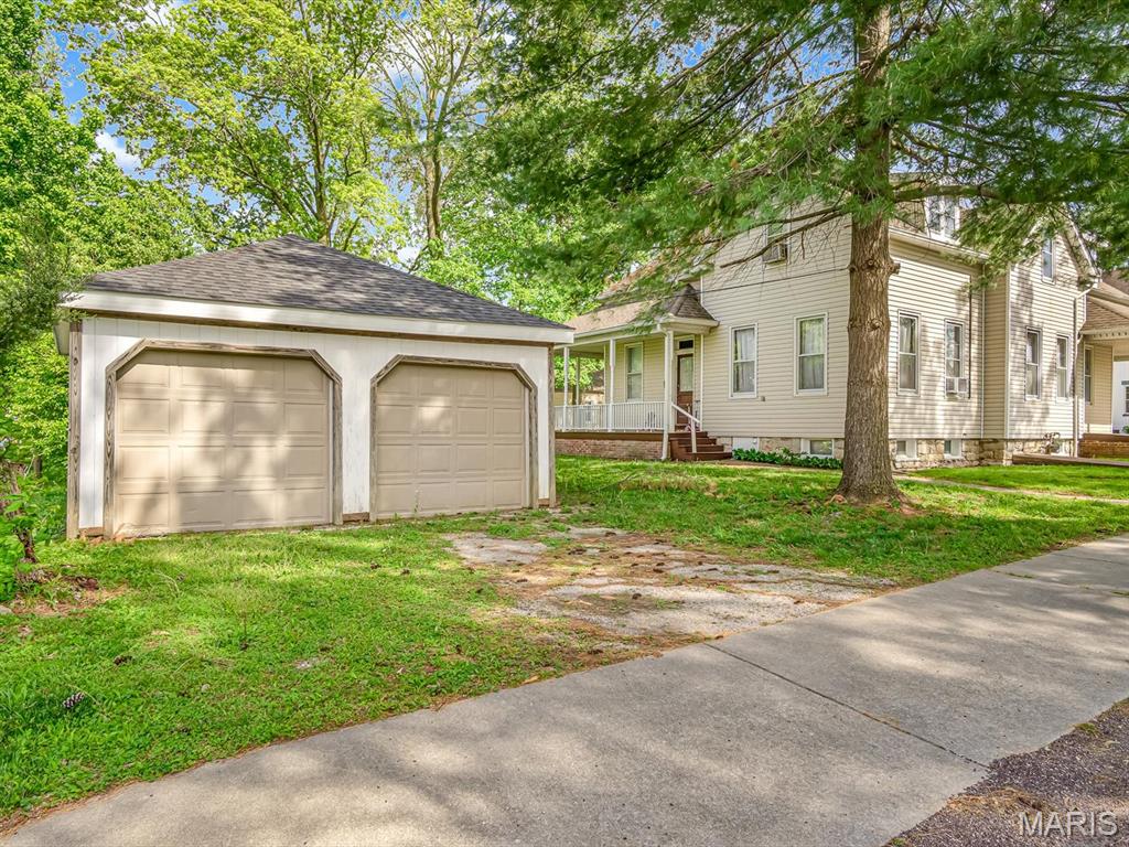 Homes for sale in Millstadt, IL | 23 W Laurel St, Millstadt, IL 62260 | MLS# MIS26011659