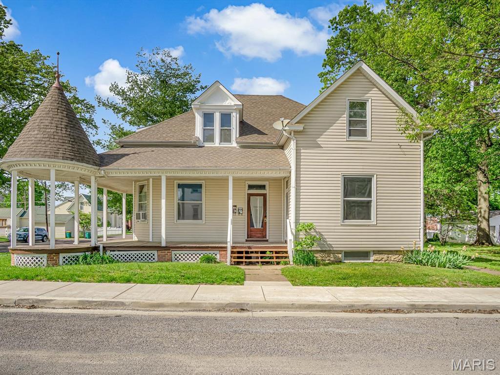 Homes for sale in Millstadt, IL | 23 W Laurel St, Millstadt, IL 62260 | MLS# MIS26011659