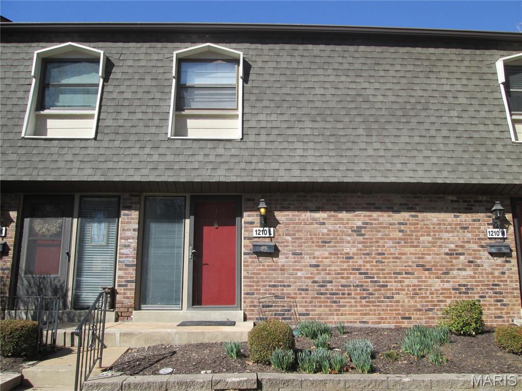 Homes for sale in Ballwin, MO | 1210 Wicklow Rd #L, Ballwin, MO 63021 | MLS# MIS26011736