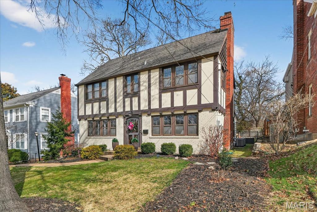 Homes for sale in Glendale, MO | 216 Elm Ave, Glendale, MO 63122 | MLS# MIS26012006