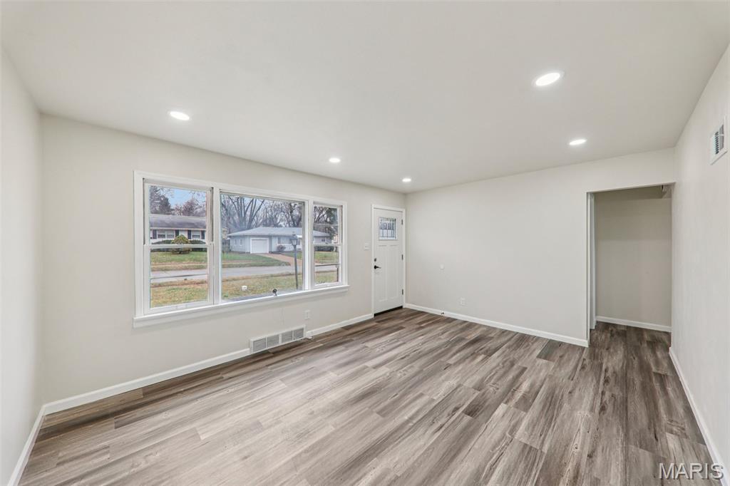 Homes for sale in Berkeley, MO | 6621 Dunwold Dr, Berkeley, MO 63134 | MLS# MIS26012147