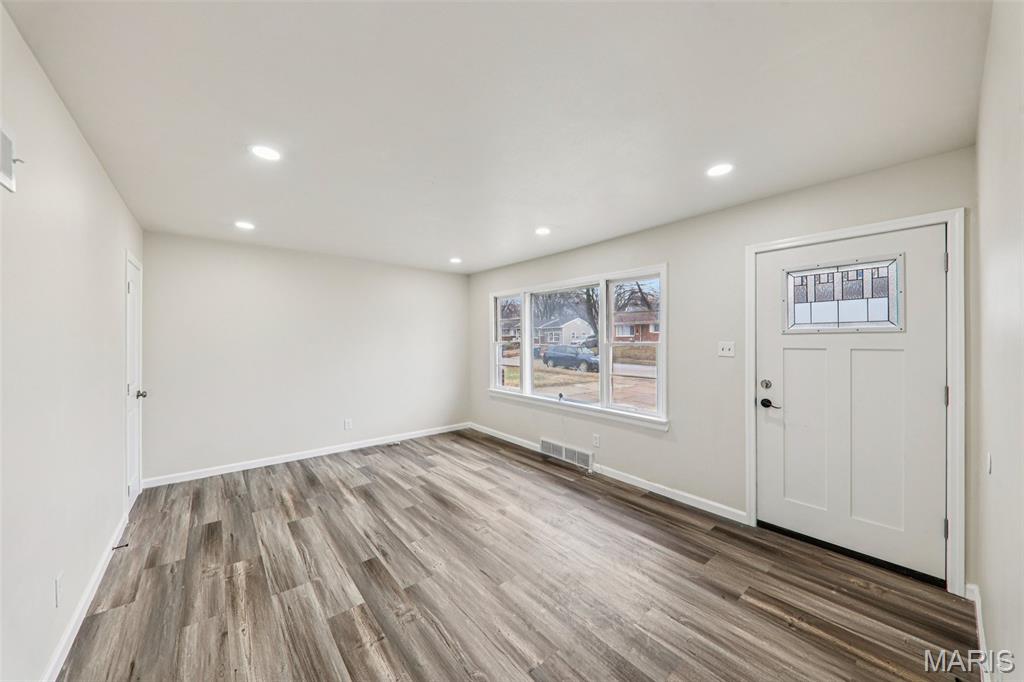 Homes for sale in Berkeley, MO | 6621 Dunwold Dr, Berkeley, MO 63134 | MLS# MIS26012147