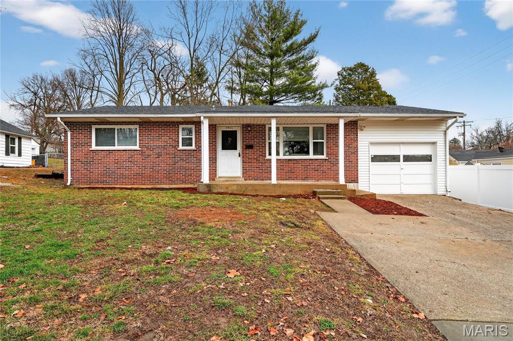 Homes for sale in St Ann, MO | 3902 Jane Ave, St Ann, MO 63074 | MLS# MIS26012309