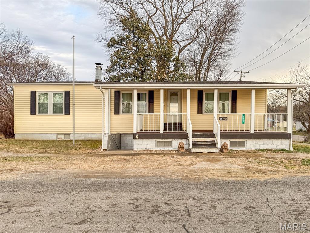 Homes for sale in Caseyville, IL | 219 W Morris St, Caseyville, IL 62232 | MLS# MIS26012576